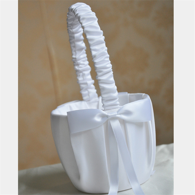 White Flower Girls Basket Pear - Wedding Hampers 评论和价格