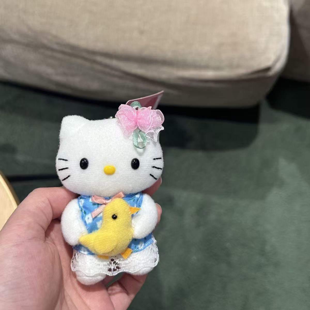 Hello Kitty Hug Duck Floral Dr - Good Floral & Wedding Decor Supply 评论和价格